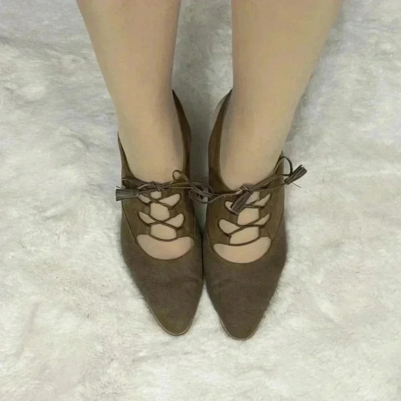 Vintage Salvatore Ferragamo Lace Up Suede Canvas Slingback Kitten Heels Beige - Picture 2 of 16